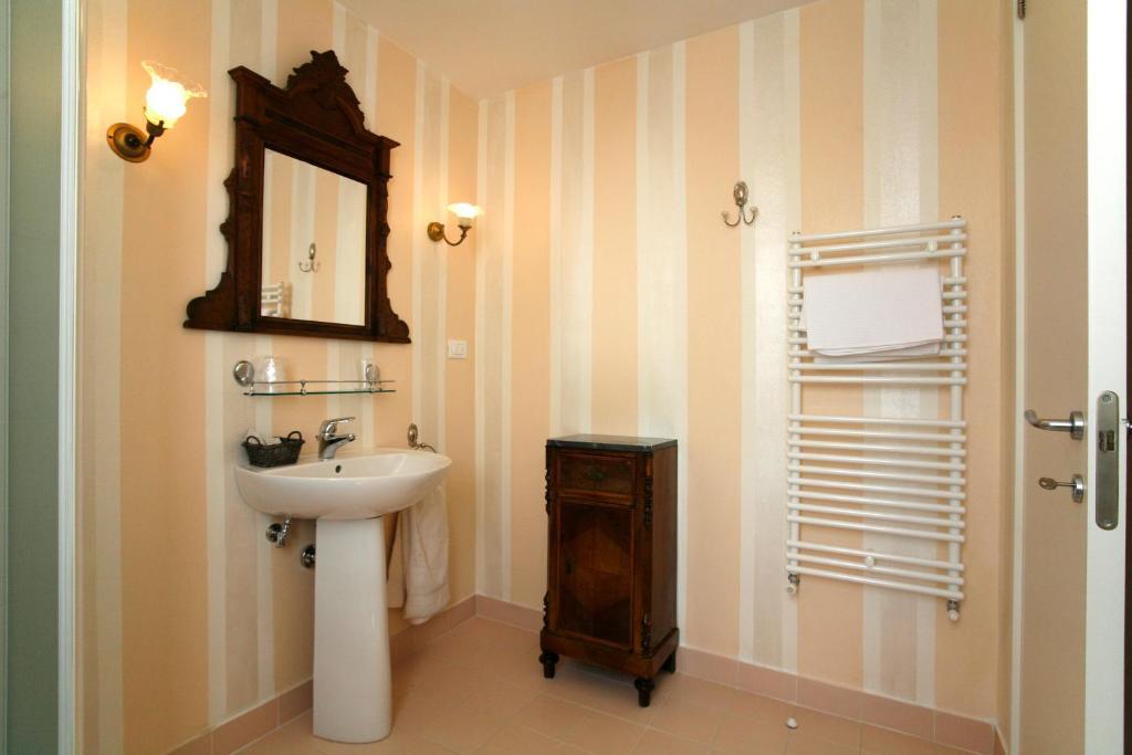 Villa Amelia Rooms Марина-ди-Пьетрасанта Номер фото