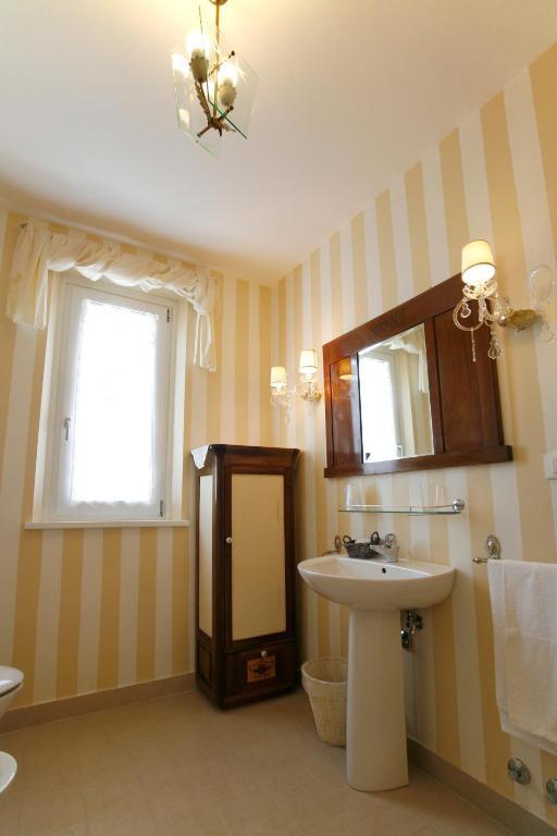 Villa Amelia Rooms Марина-ди-Пьетрасанта Номер фото