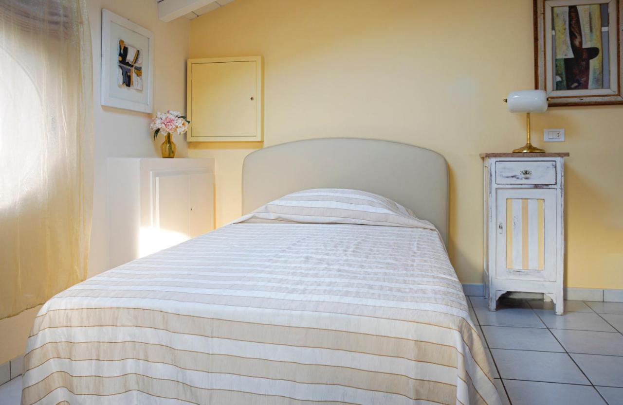 Villa Amelia Rooms Марина-ди-Пьетрасанта Экстерьер фото