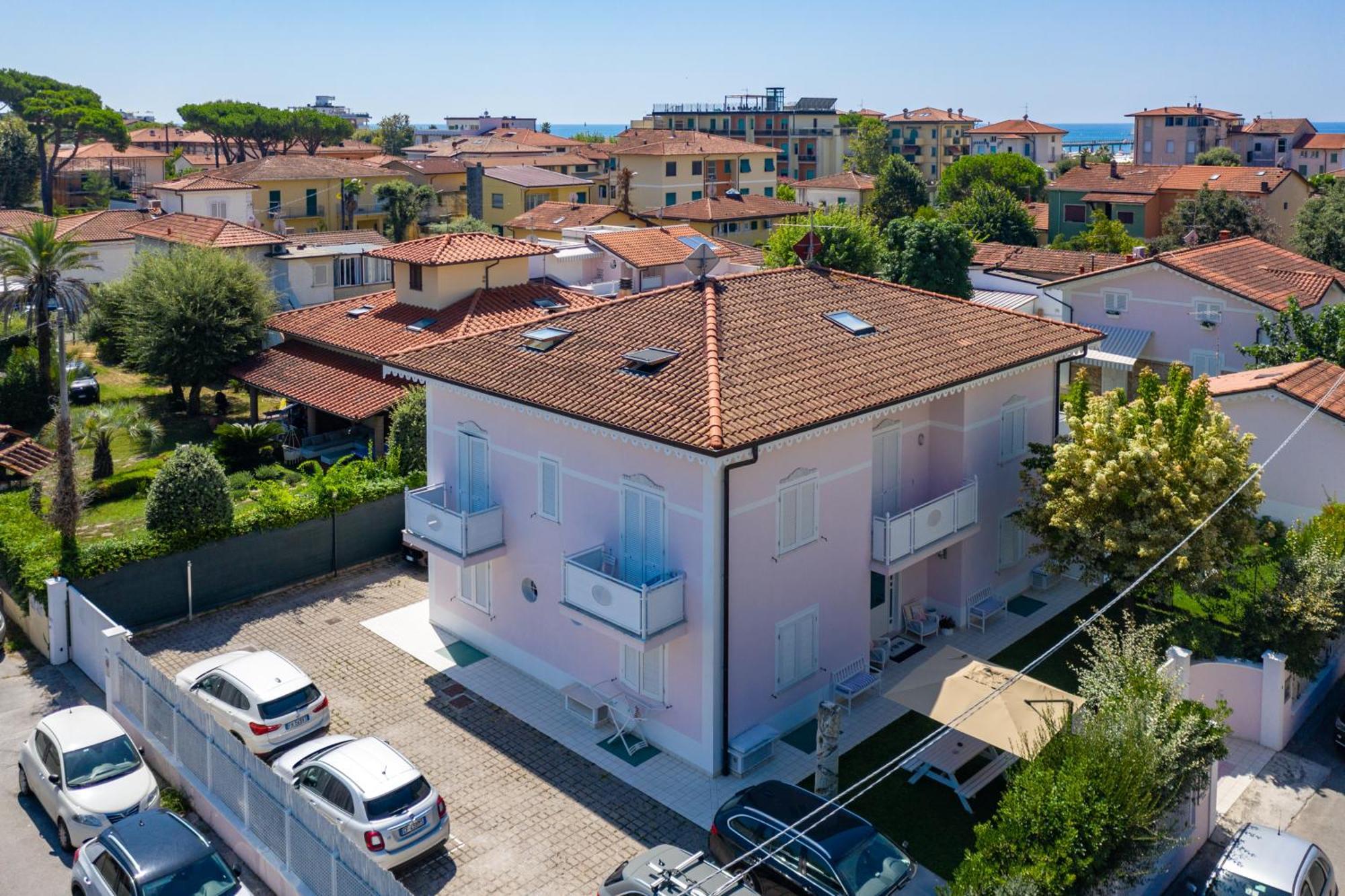 Villa Amelia Rooms Марина-ди-Пьетрасанта Экстерьер фото