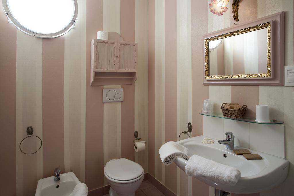 Villa Amelia Rooms Марина-ди-Пьетрасанта Экстерьер фото