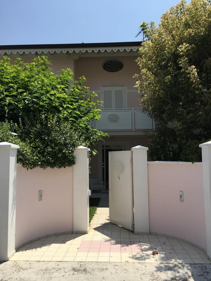 Villa Amelia Rooms Марина-ди-Пьетрасанта Экстерьер фото